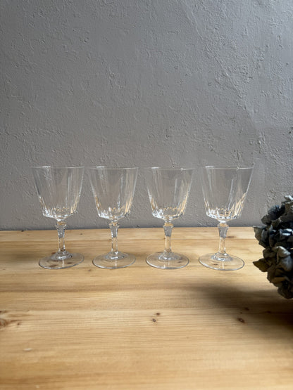 Lot de 4 verres à pied en cristal dentelé