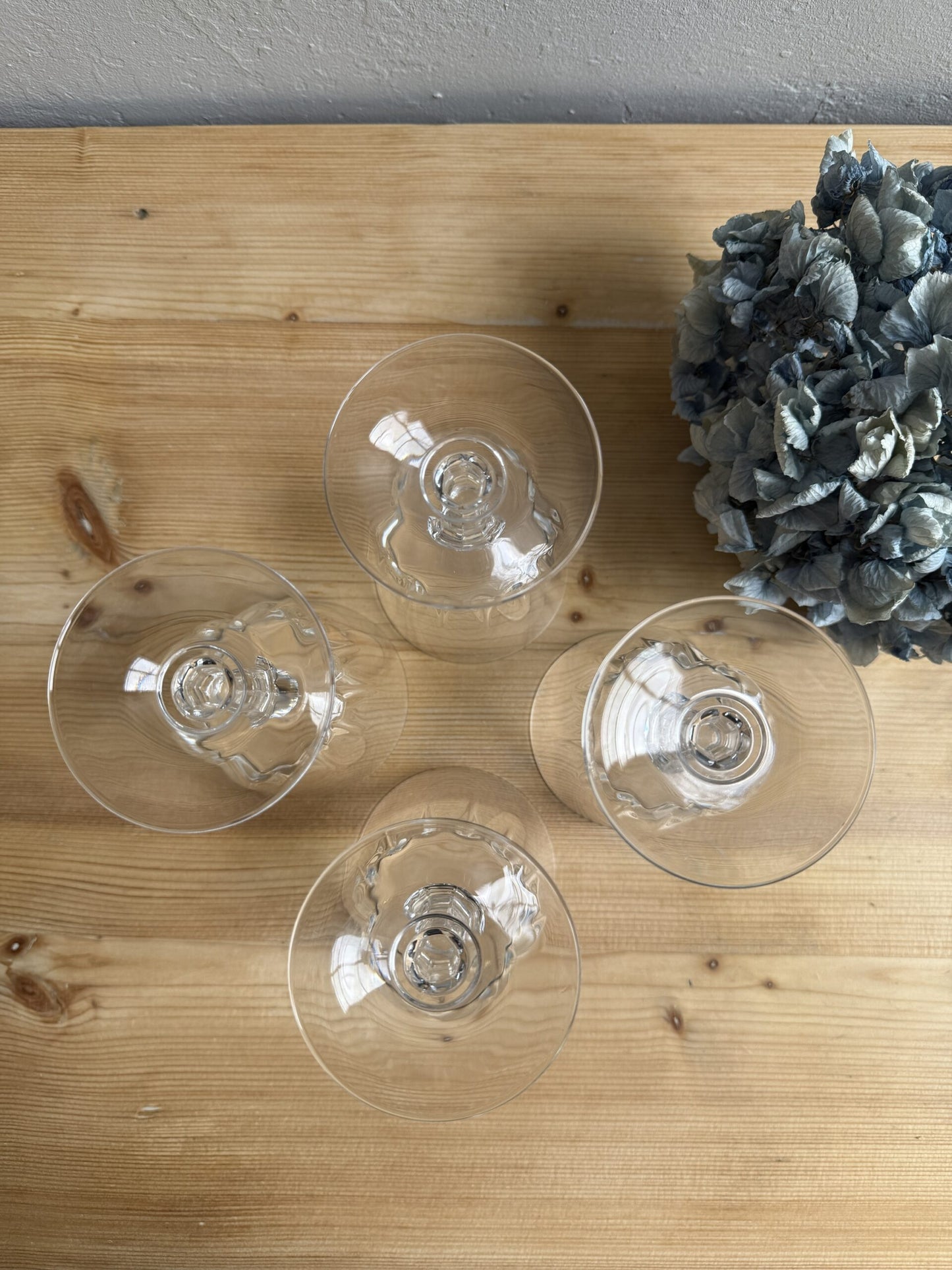 Lot de 4 verres à pied en cristal dentelé