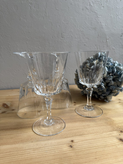 Lot de 4 verres à pied en cristal dentelé