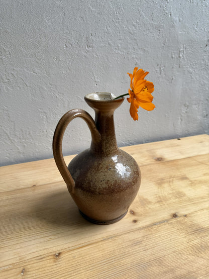 Vase/soliflore en grès avec anse