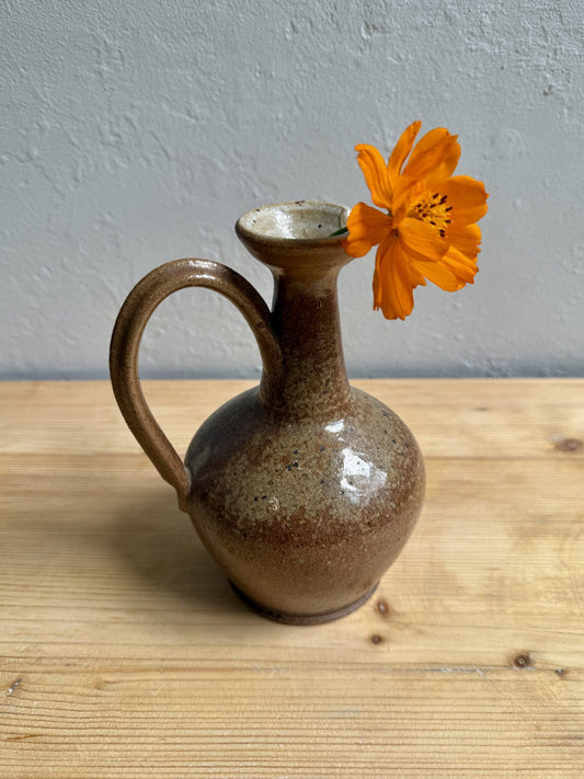Vase/soliflore en grès avec anse
