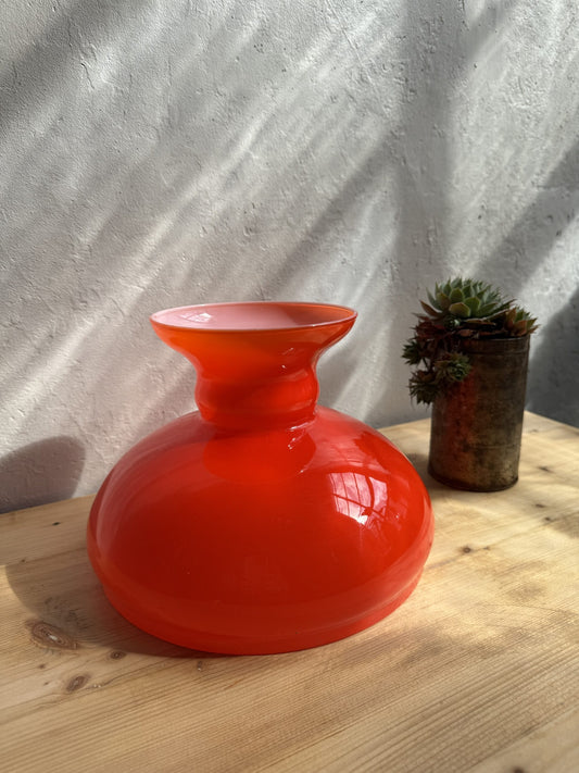 Abat-jour en opaline rouge orangé