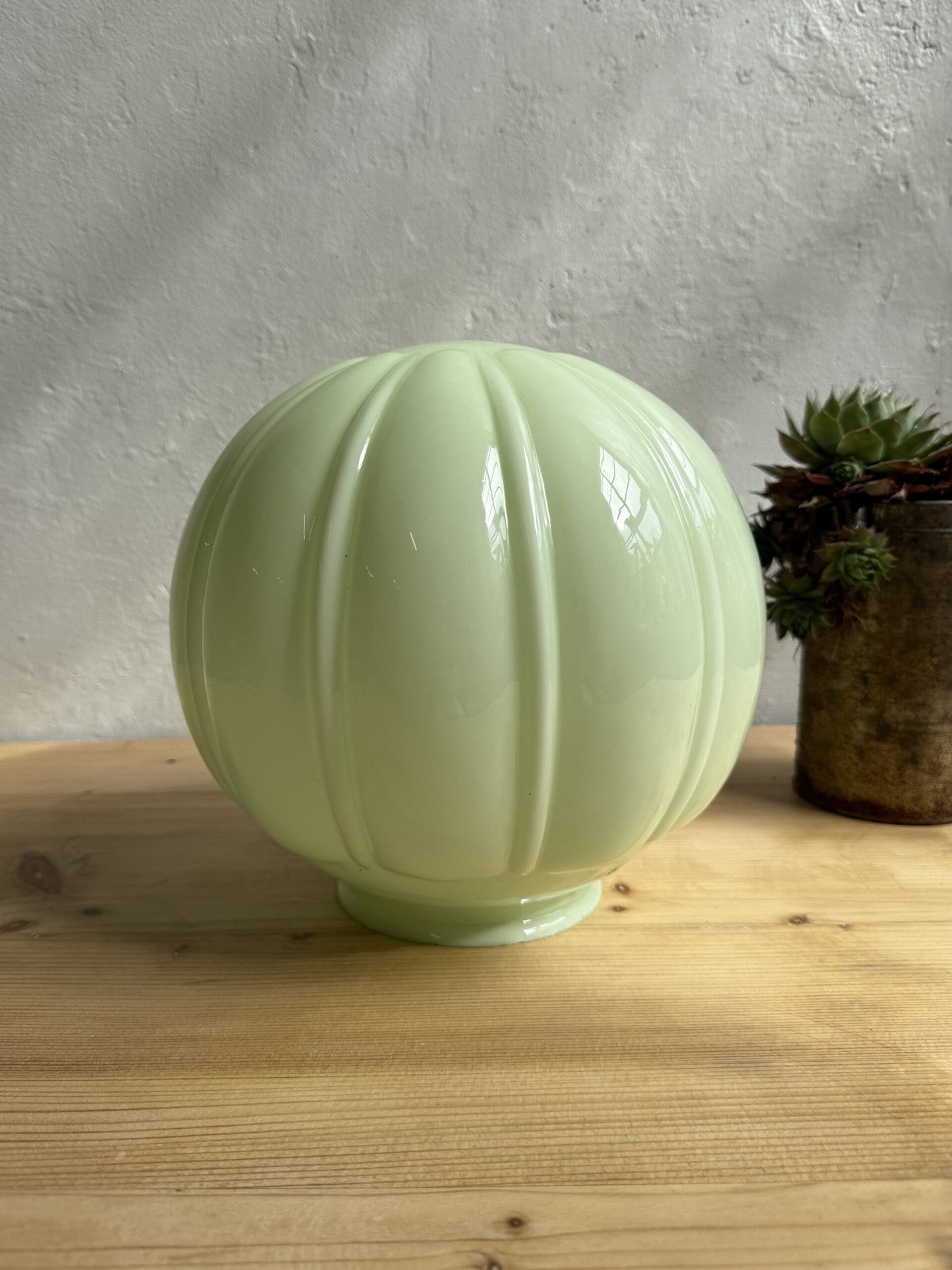 Abat-jour en opaline vert d’eau