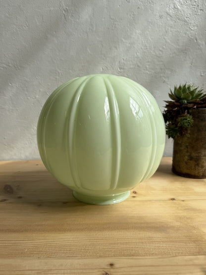 Abat-jour en opaline vert d’eau