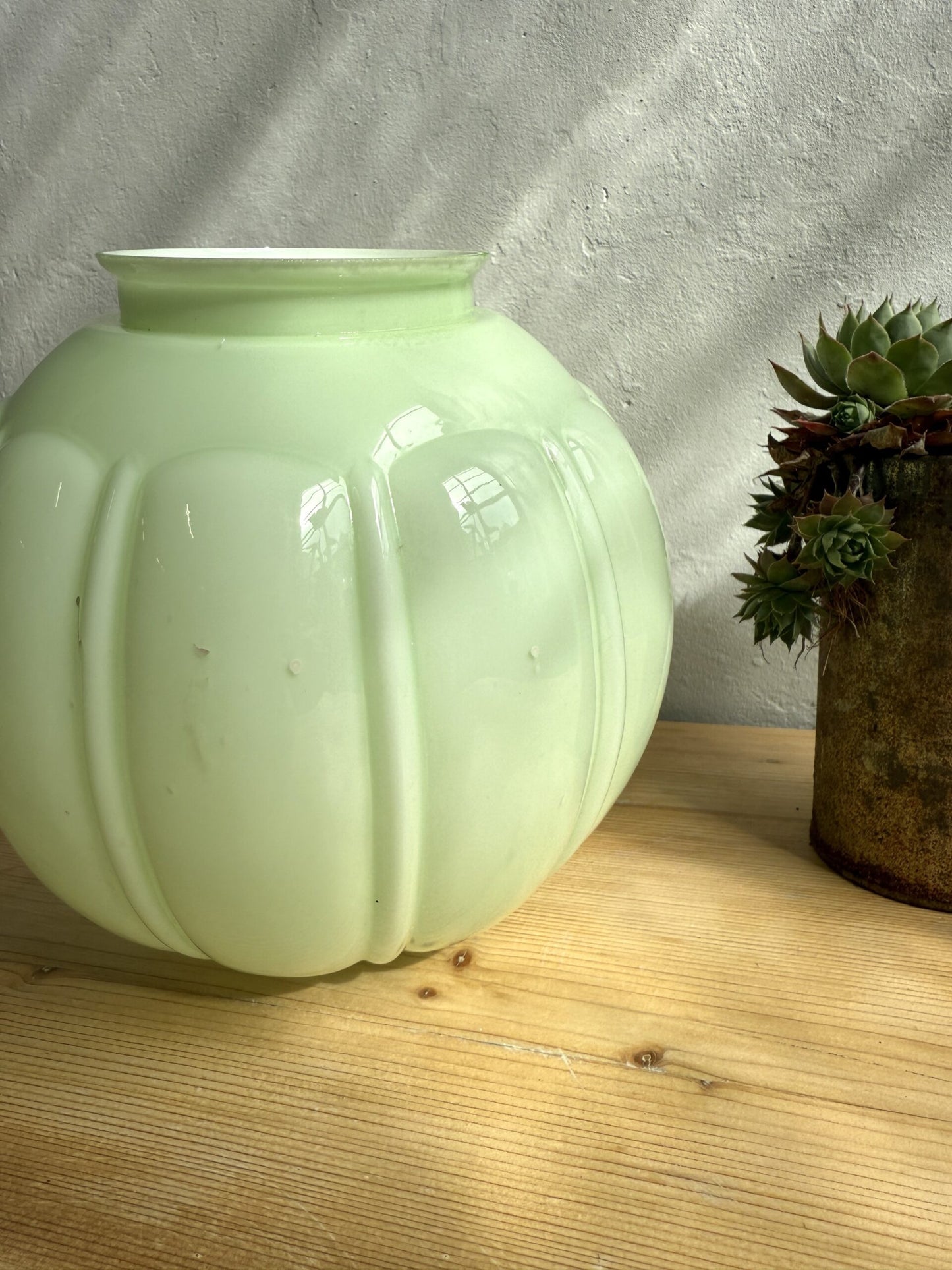 Abat-jour en opaline vert d’eau