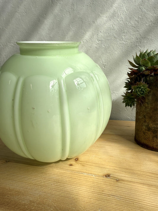 Abat-jour en opaline vert d’eau