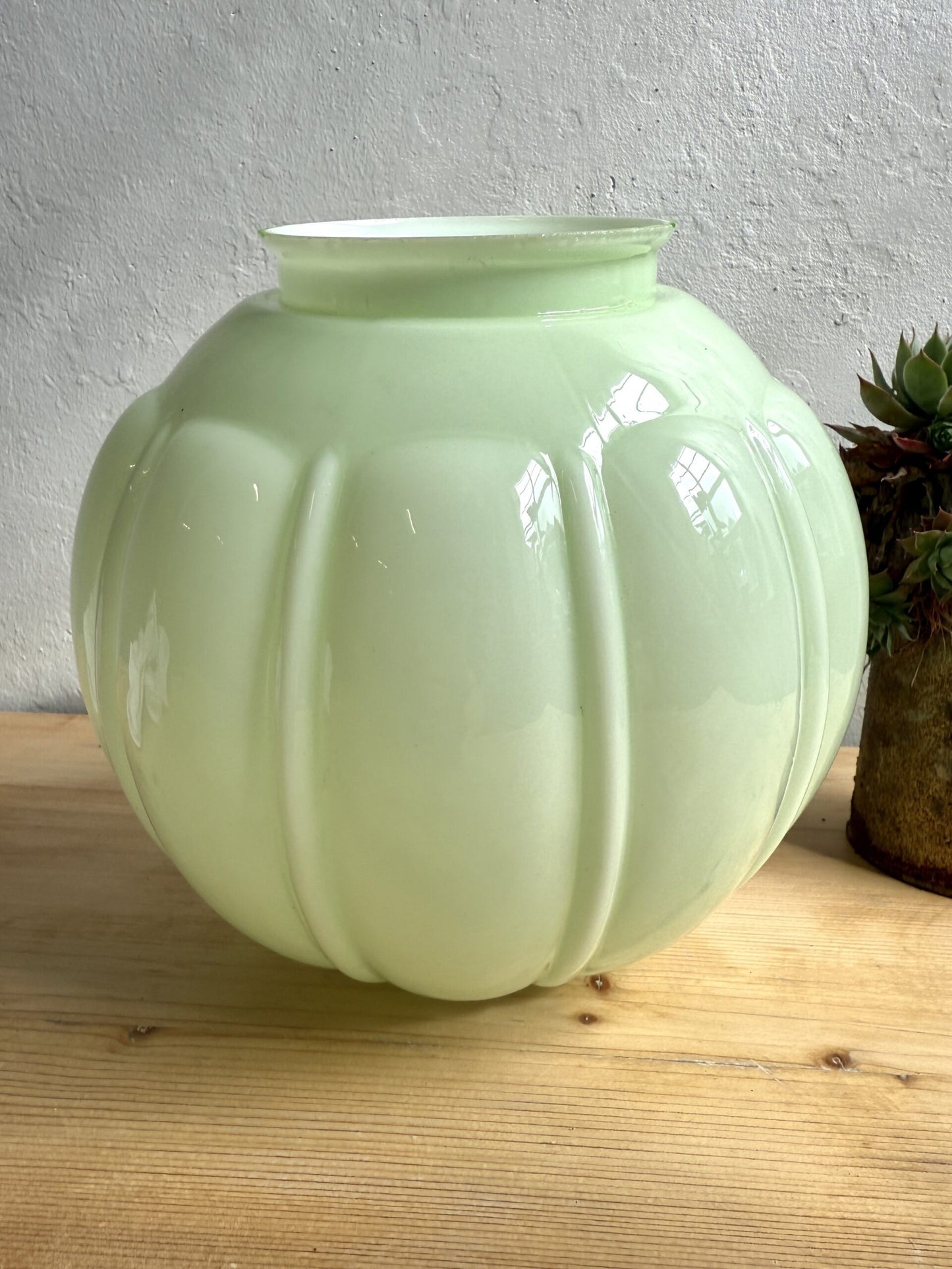 Abat-jour en opaline vert d’eau