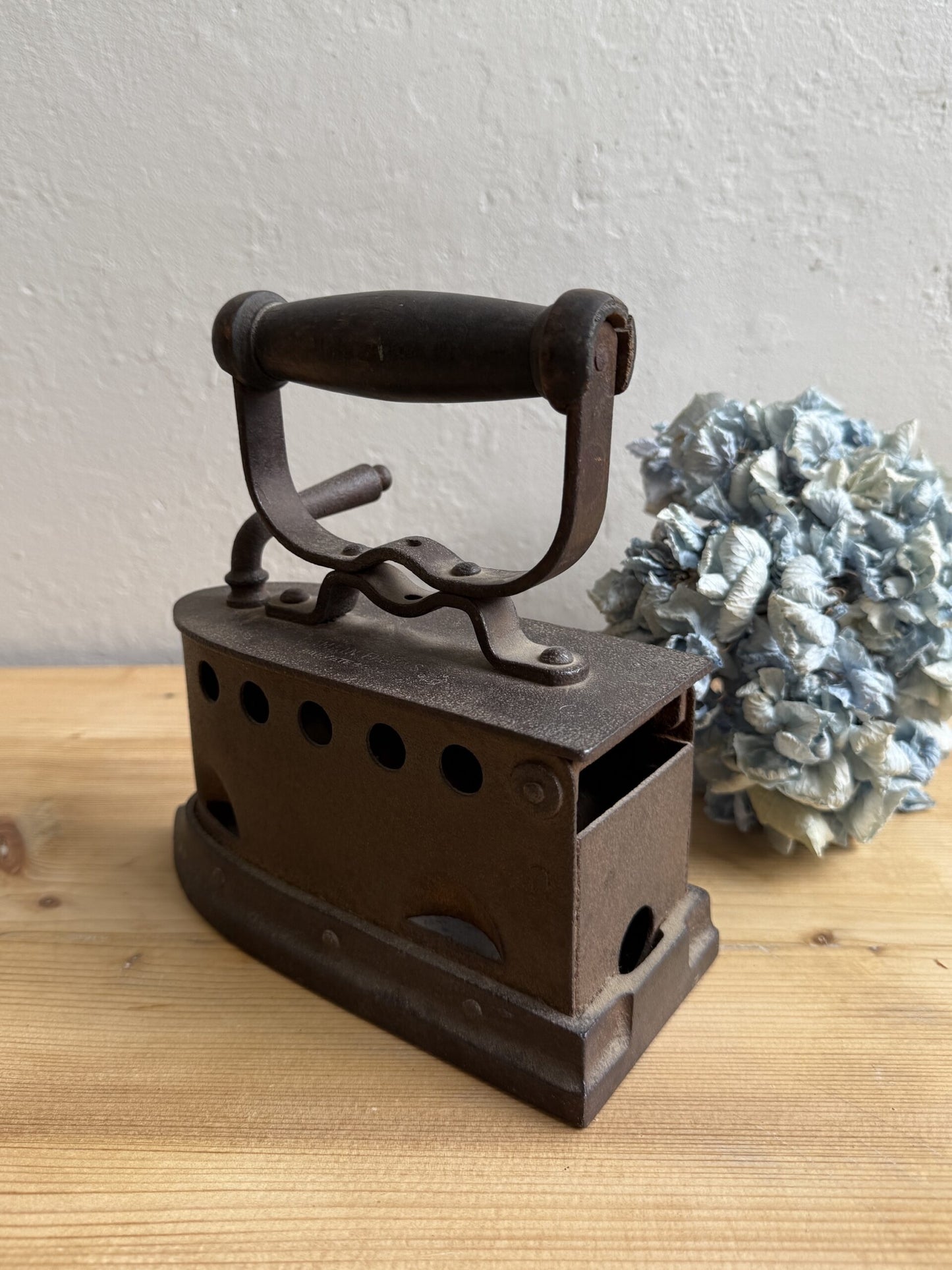 Fer à repasser ancien