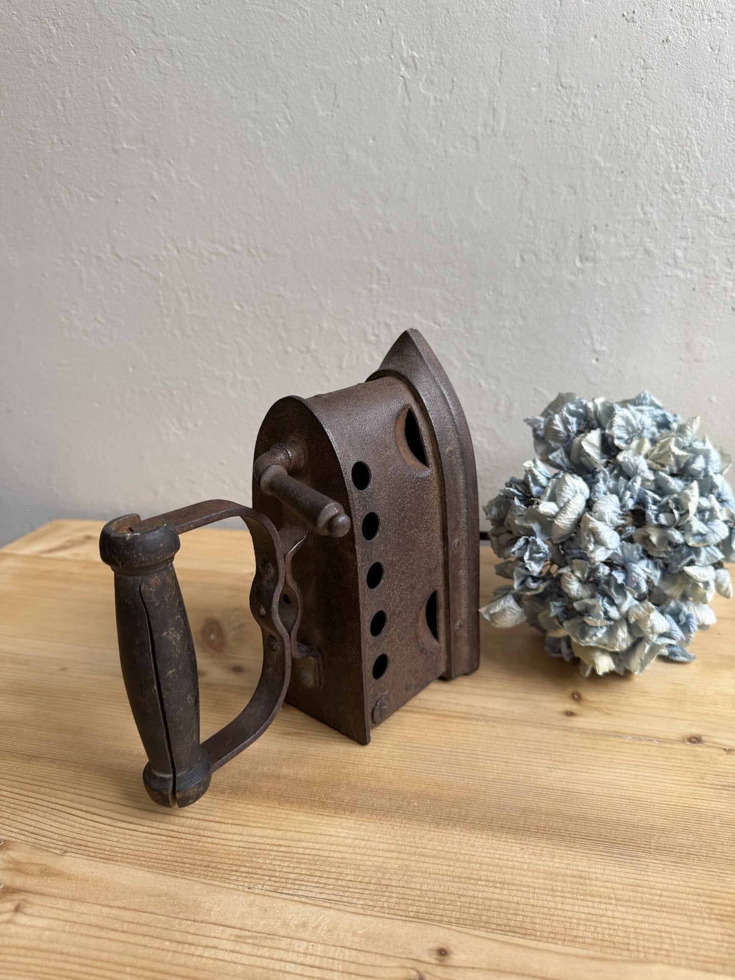 Fer à repasser ancien