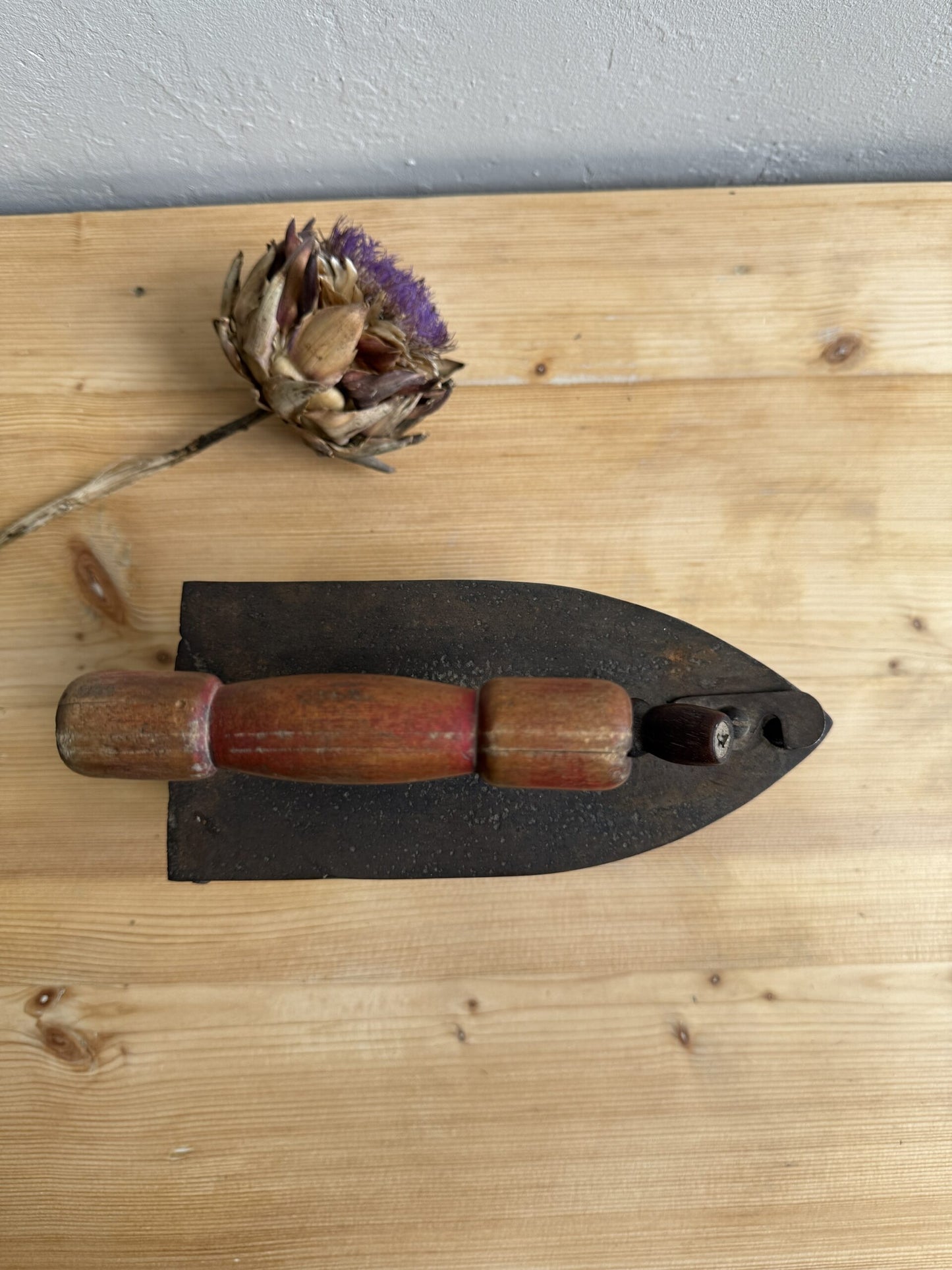 Grand fer à repasser ancien