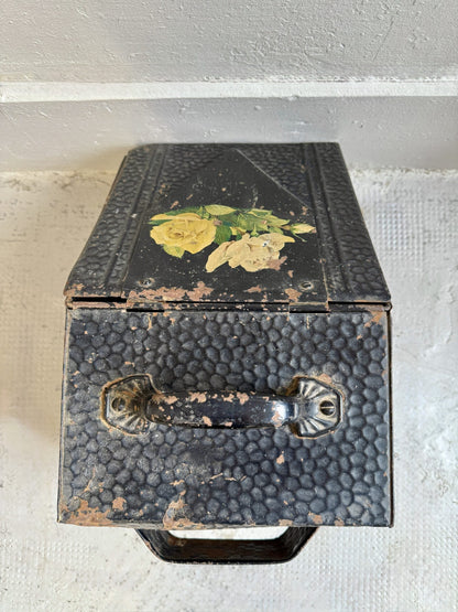 Boîte à charbon ancienne