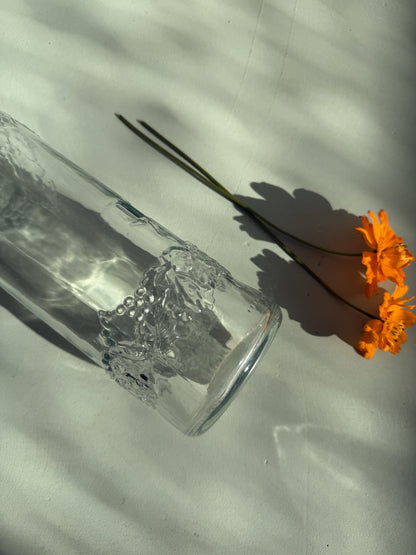 Bouteille en verre taillé