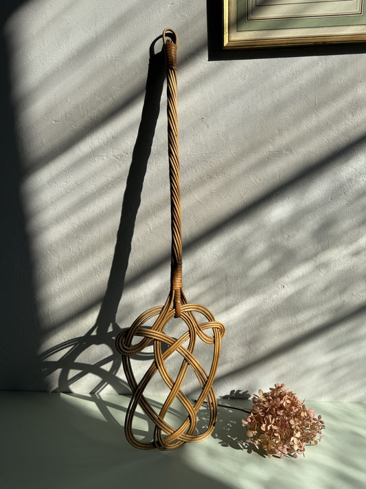 Battoir à tapis ancien en osier