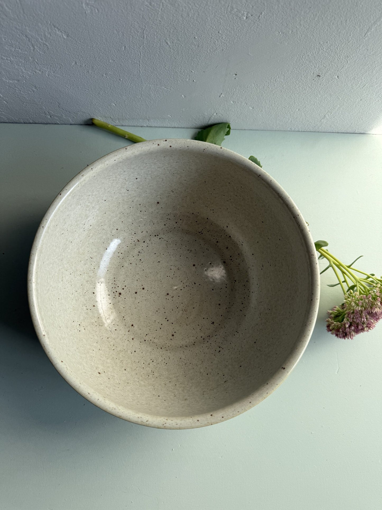 Saladier en grès gris émaillé