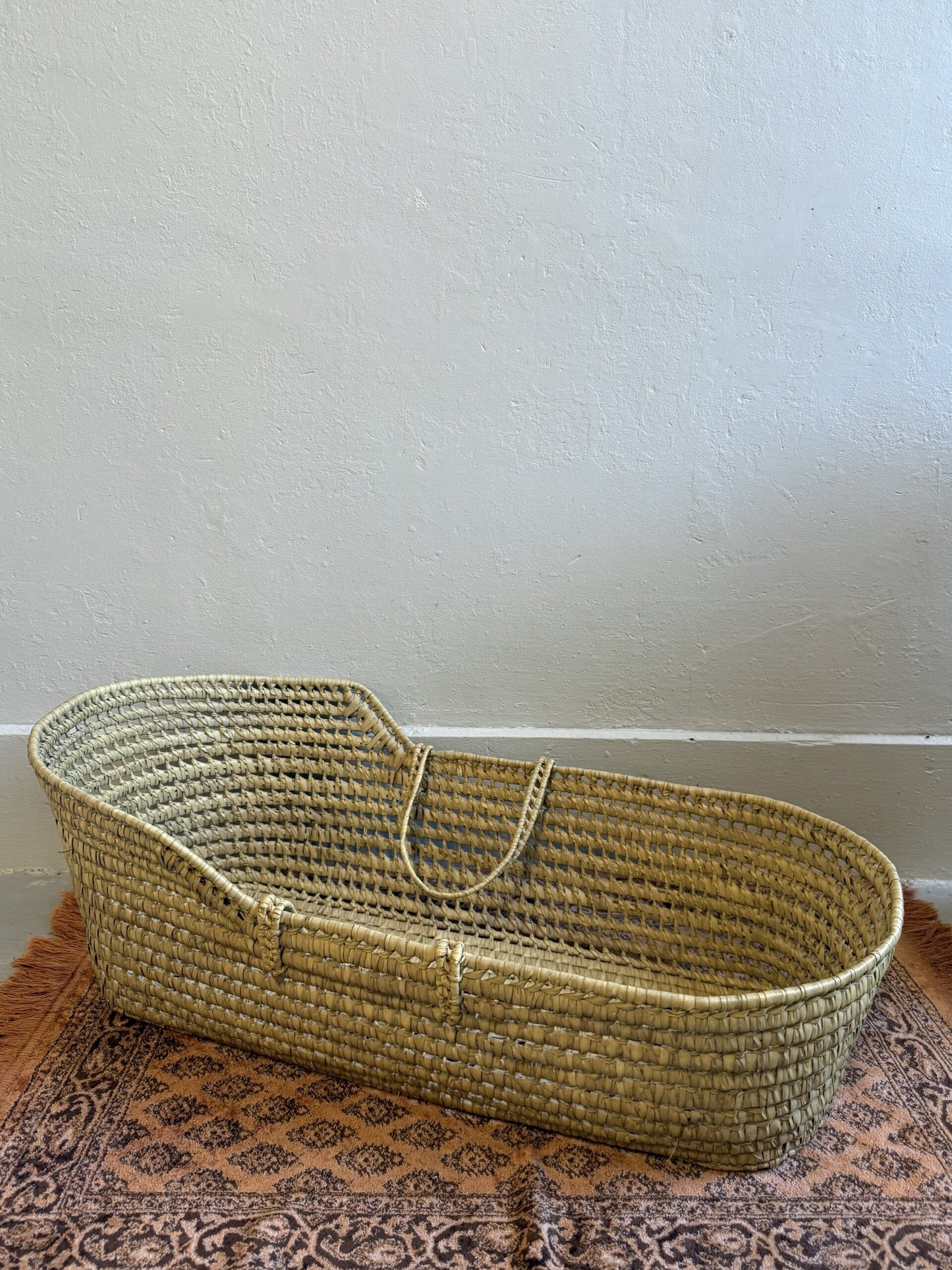 Couffin ancien en osier