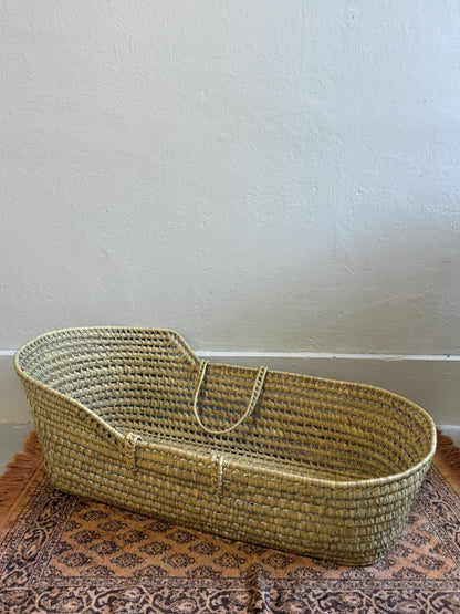 Couffin ancien en osier