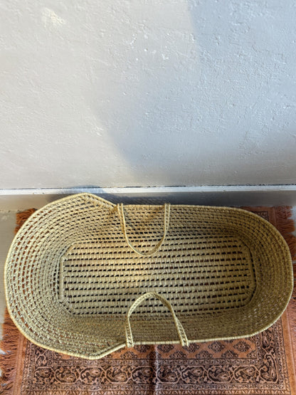 Couffin ancien en osier