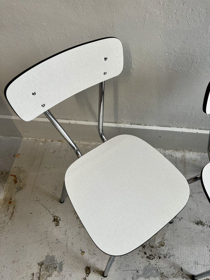 Chaises en Formica blanc x2