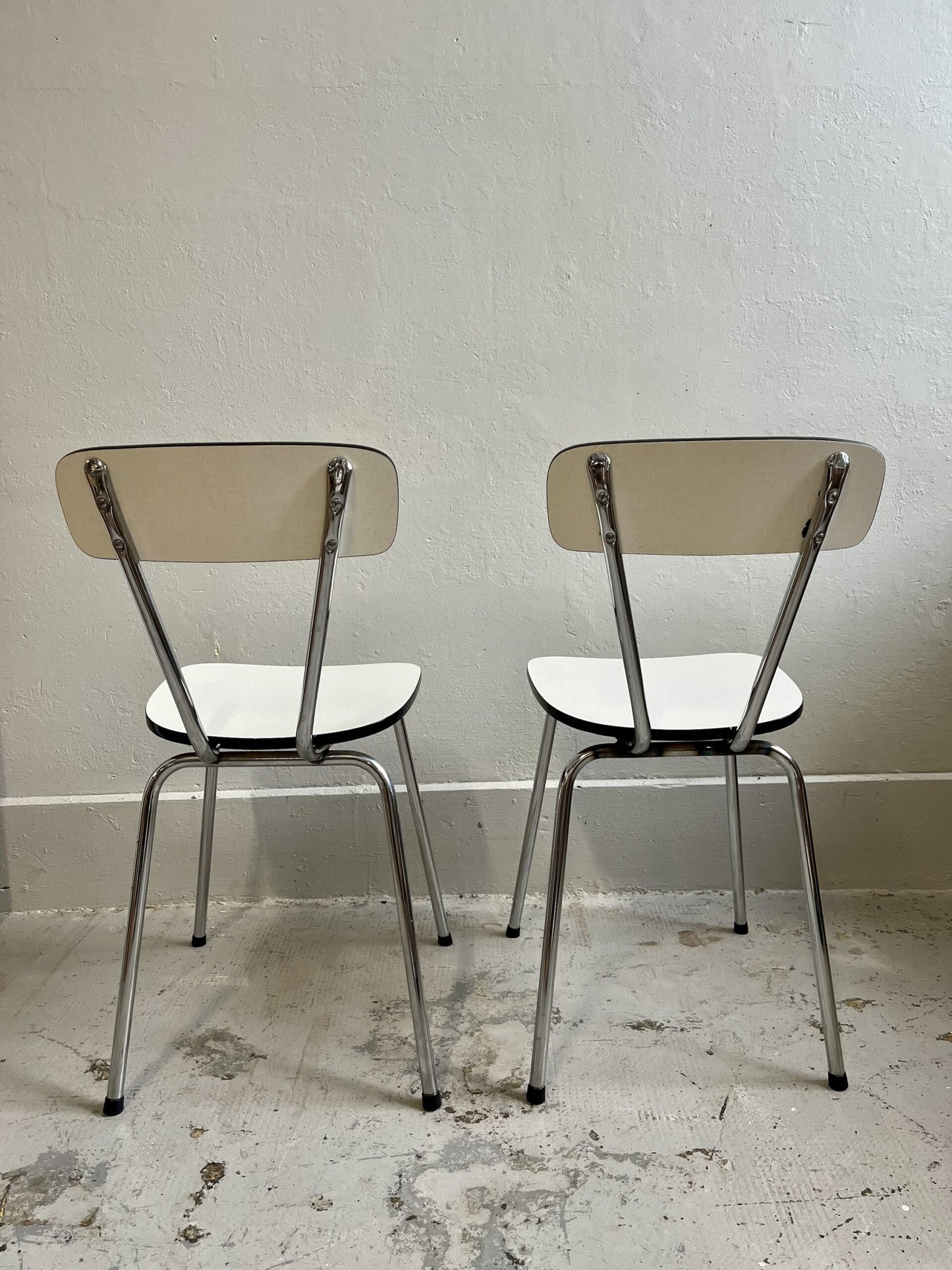Chaises en Formica blanc x2