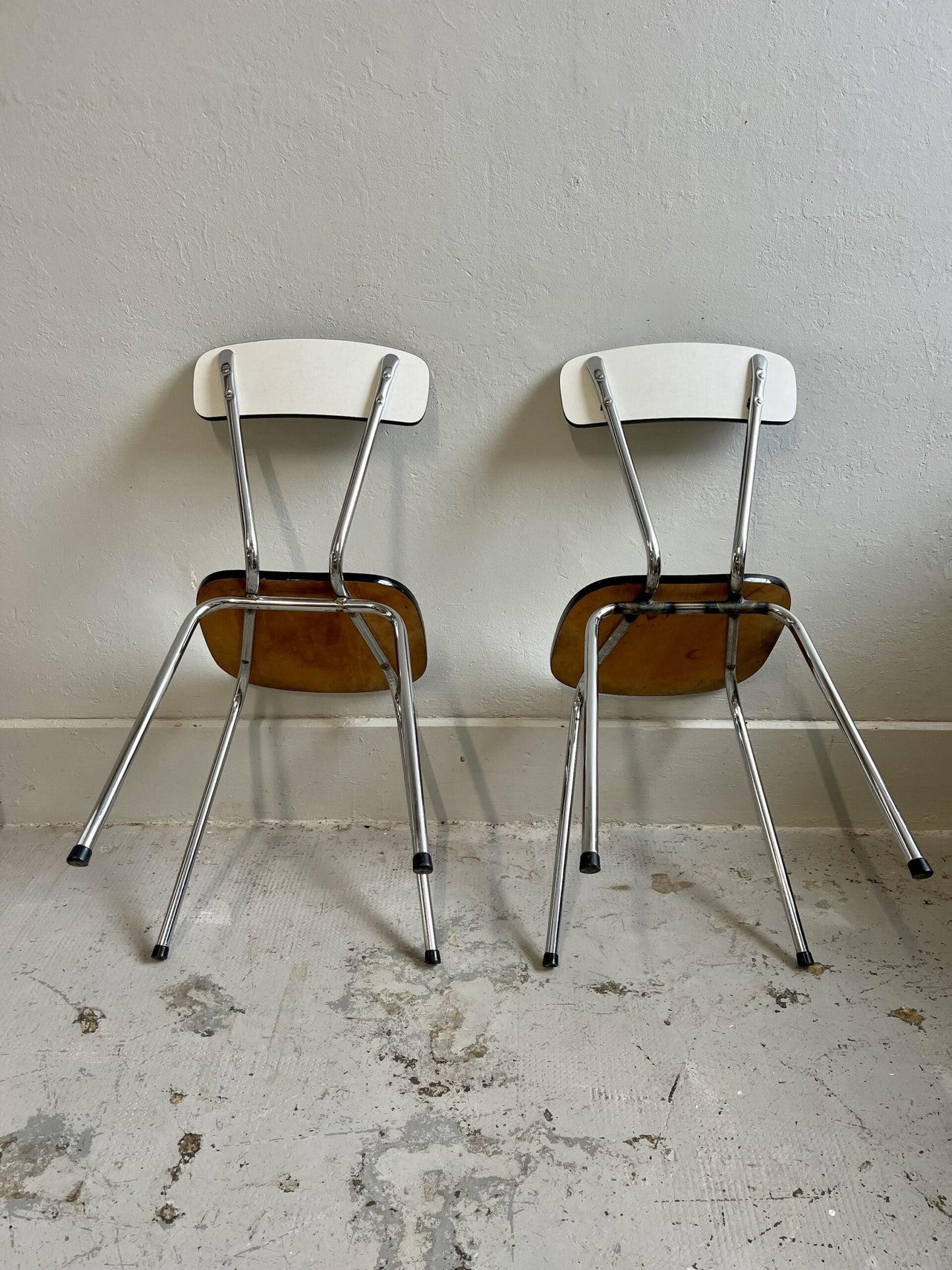 Chaises en Formica blanc x2