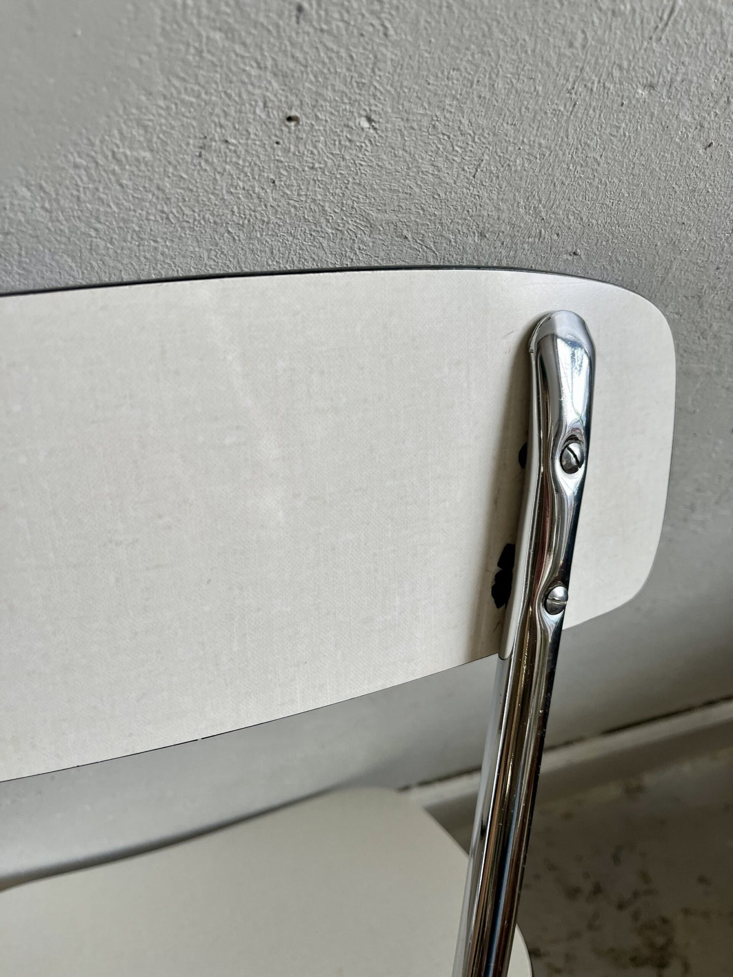 Chaises en Formica blanc x2