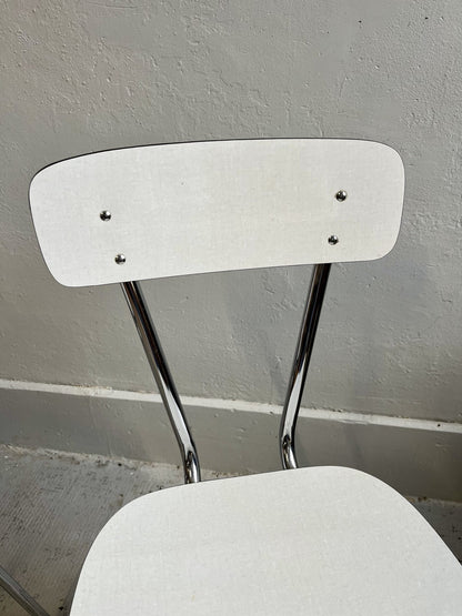 Chaises en Formica blanc x2