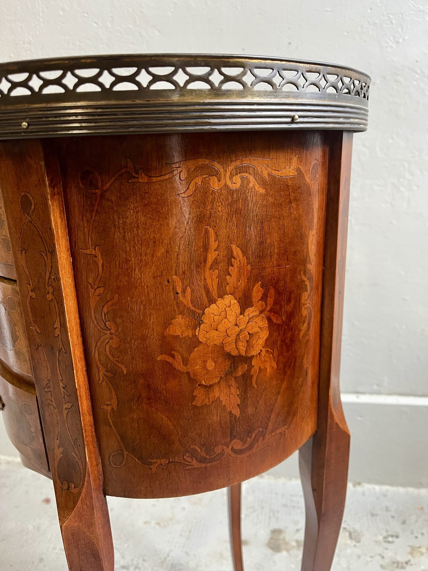 Guéridon en marqueterie