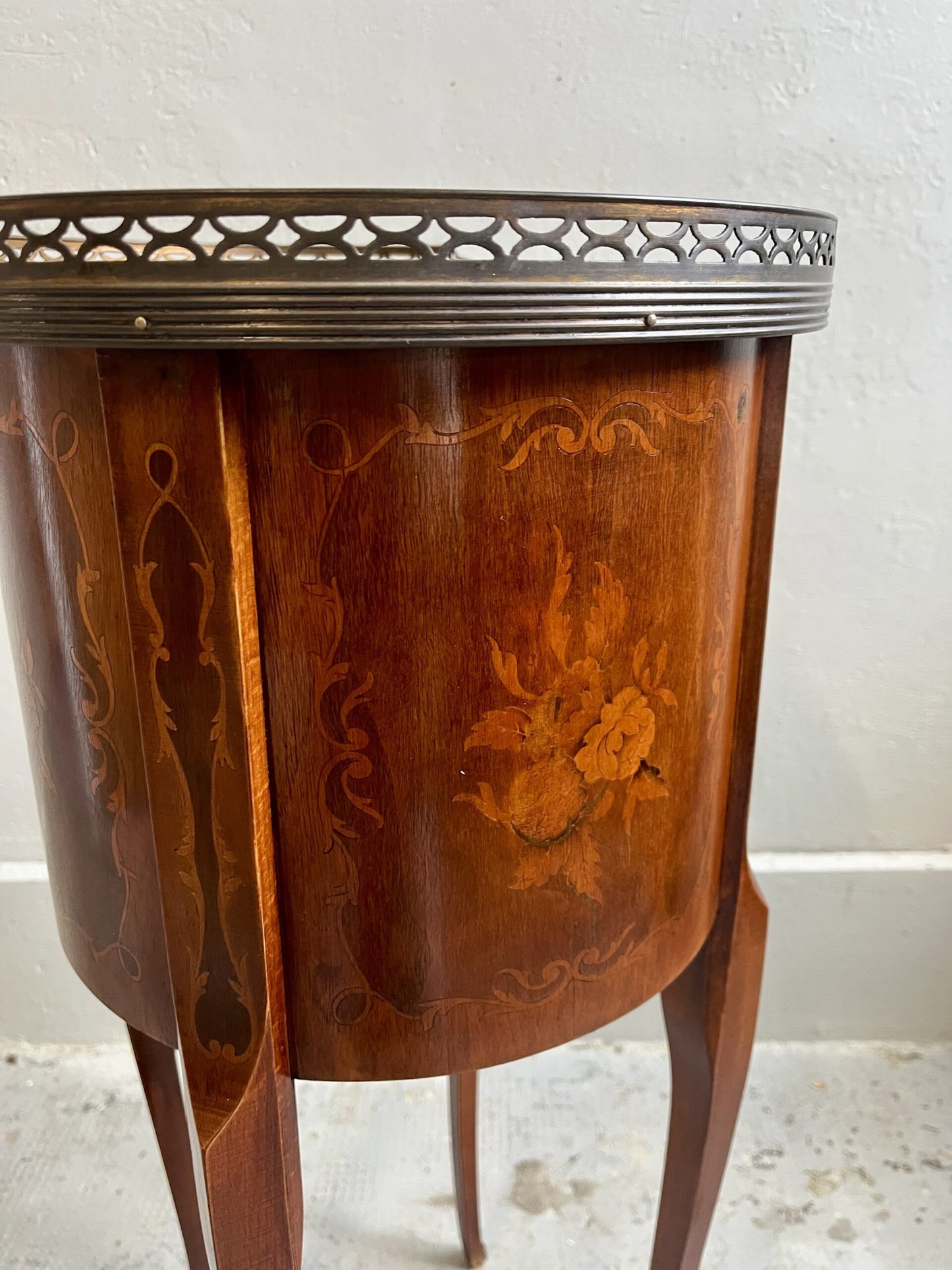 Guéridon en marqueterie