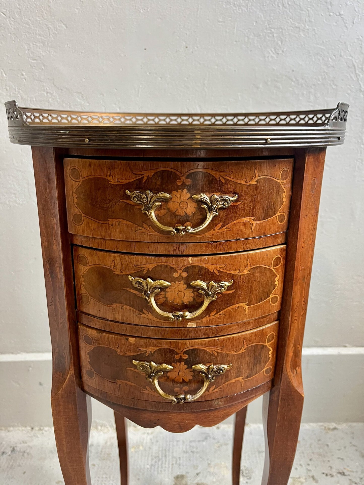 Guéridon en marqueterie