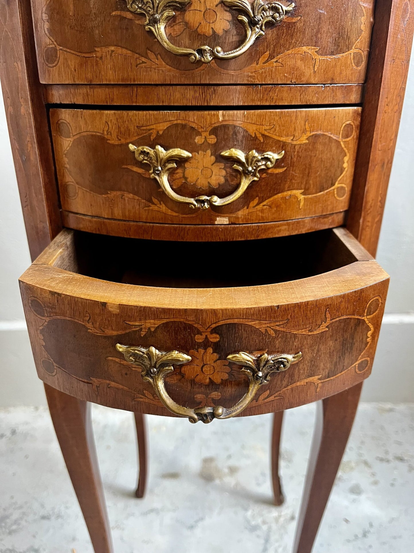 Guéridon en marqueterie