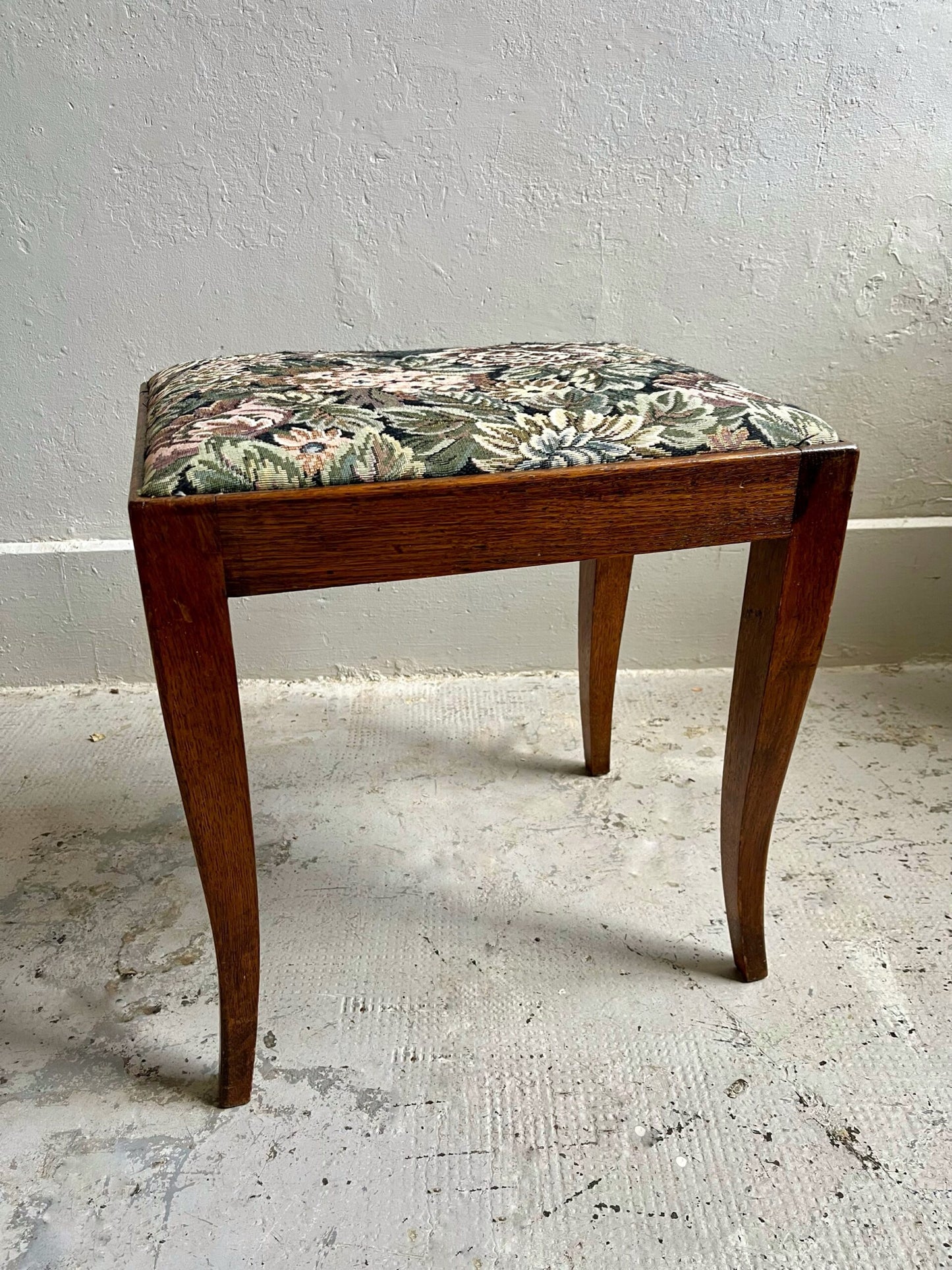 Tabouret assise fleurie