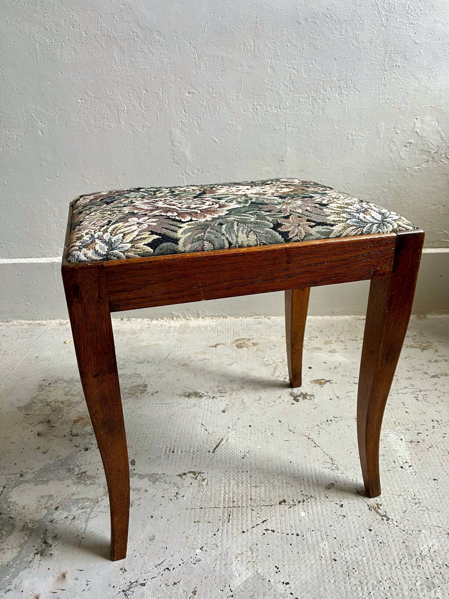 Tabouret assise fleurie