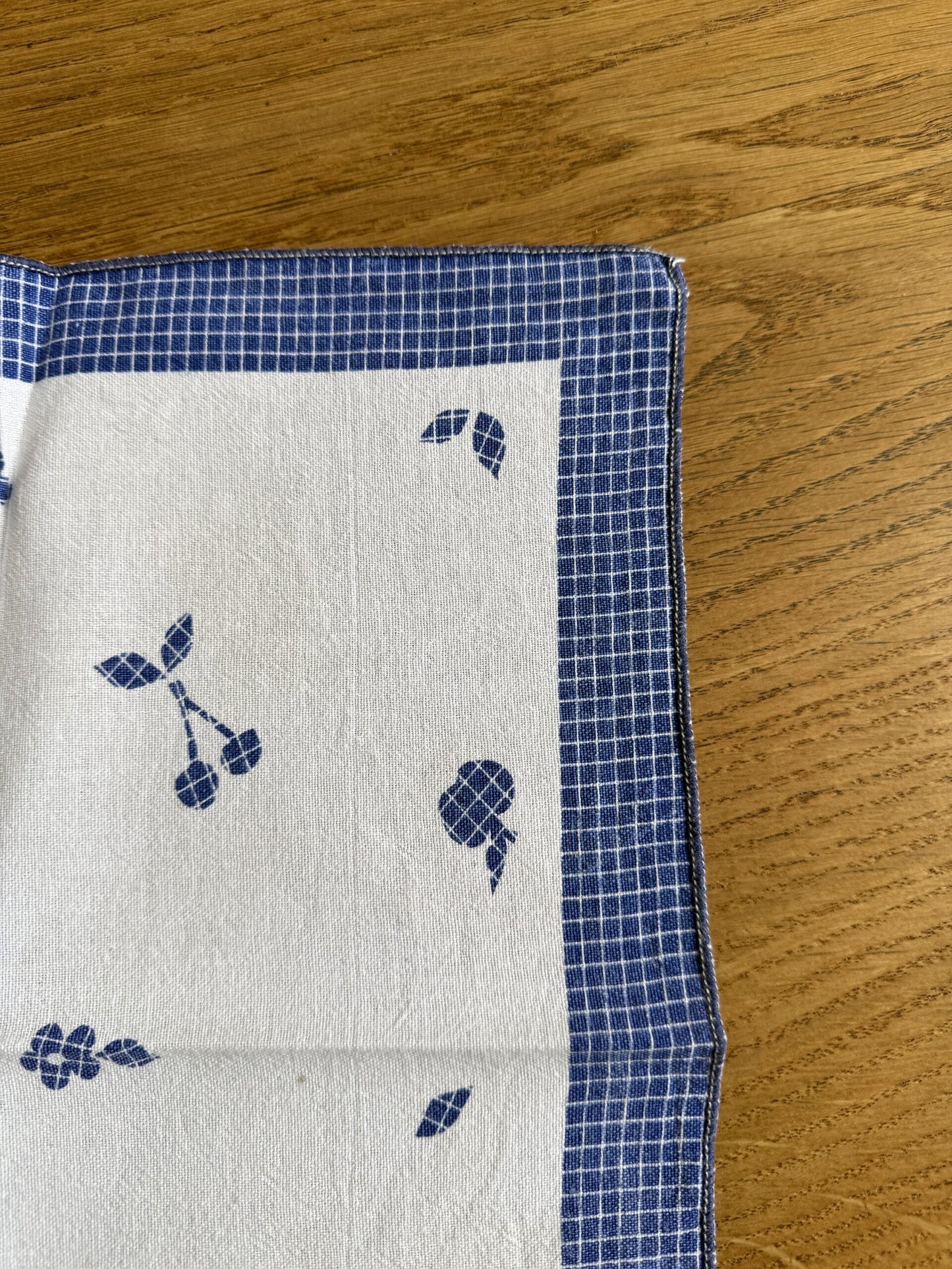Lot de 5 serviettes en tissu blanc décor bleu