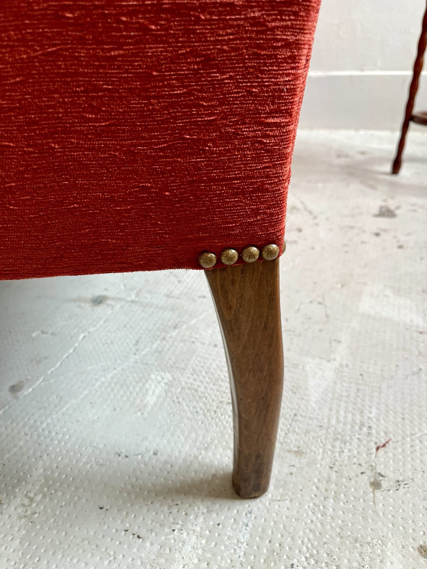 Canapé ancien rouge orangé