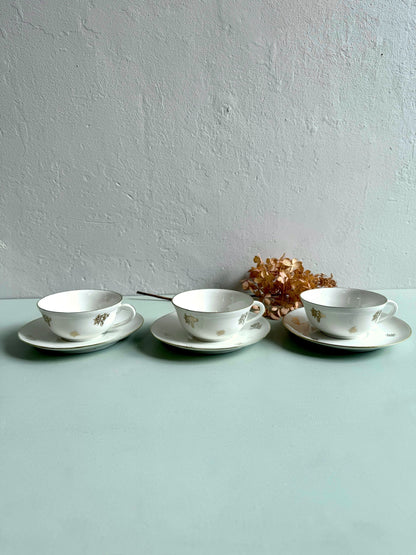 Lot de 3 tasses et coupelles en porcelaine Pillivuyt & Cie