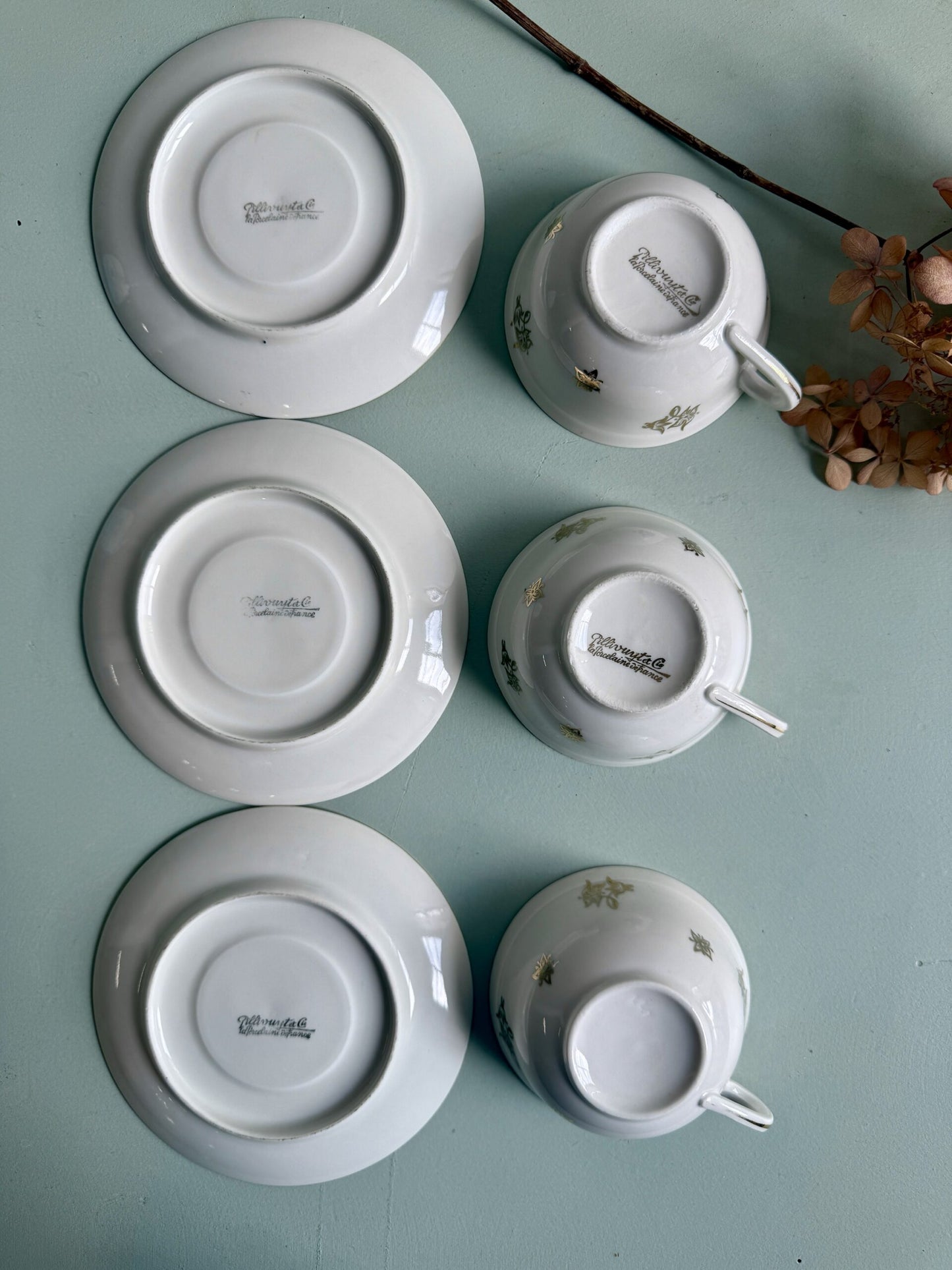 Lot de 3 tasses et coupelles en porcelaine Pillivuyt & Cie