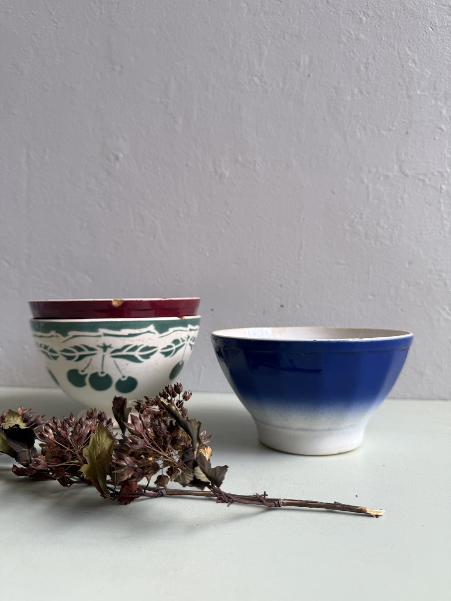 Lot de 3 bols anciens en terre de fer émaillée