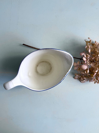 Ancien pot à lait en faïence émaillée décor floral