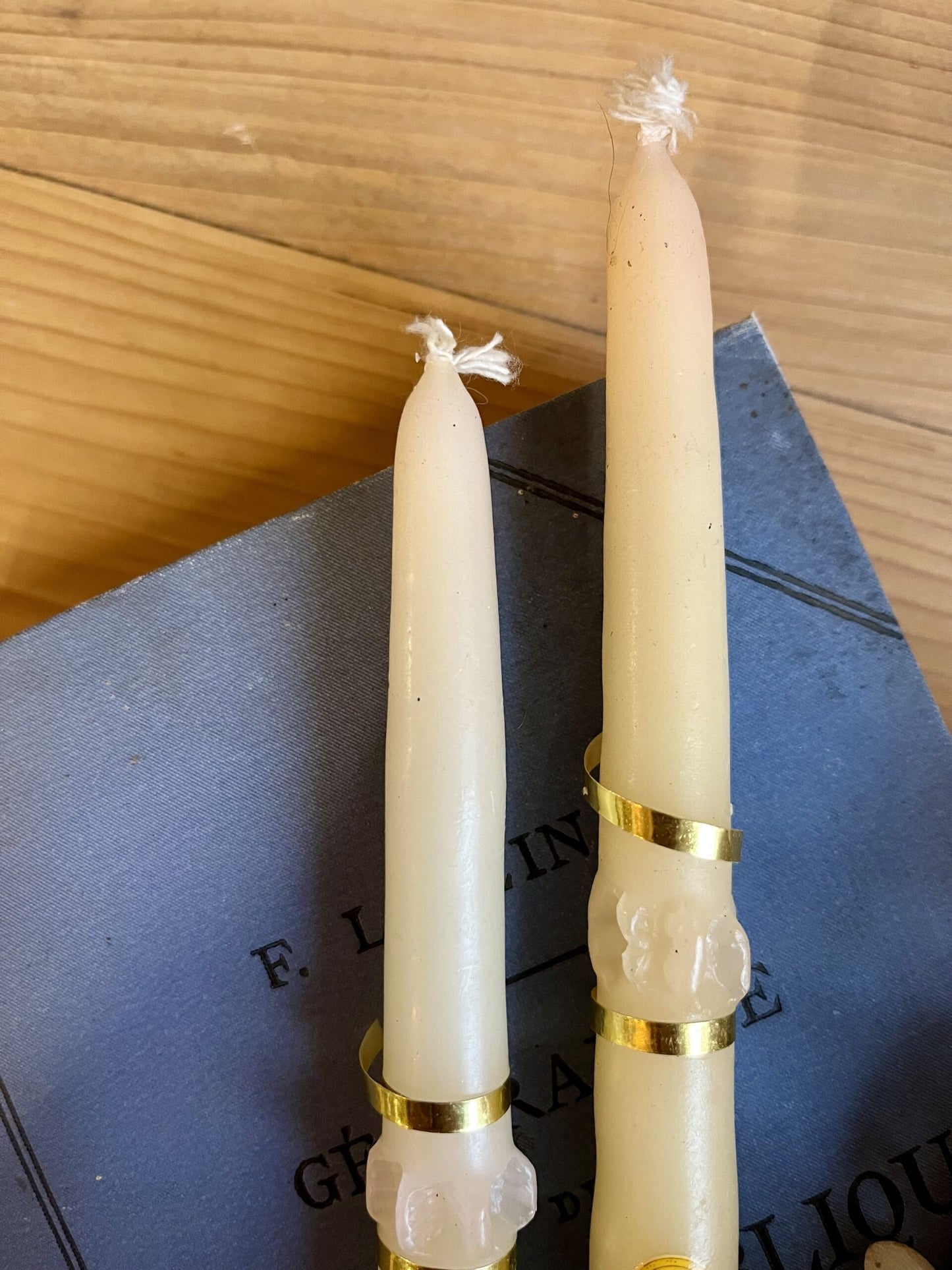 Paire de bougies de communion vintage