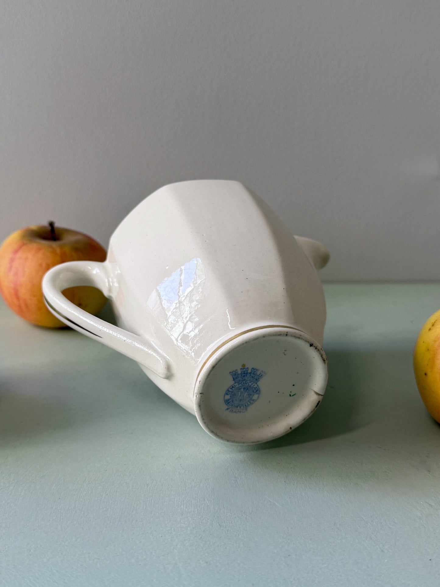 Pot à lait Badonviller en demi-porcelaine blanche