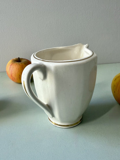 Pot à lait Badonviller en demi-porcelaine blanche