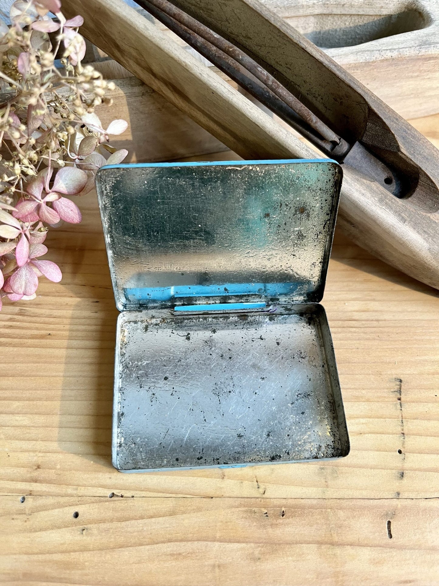 Boîte vintage en métal