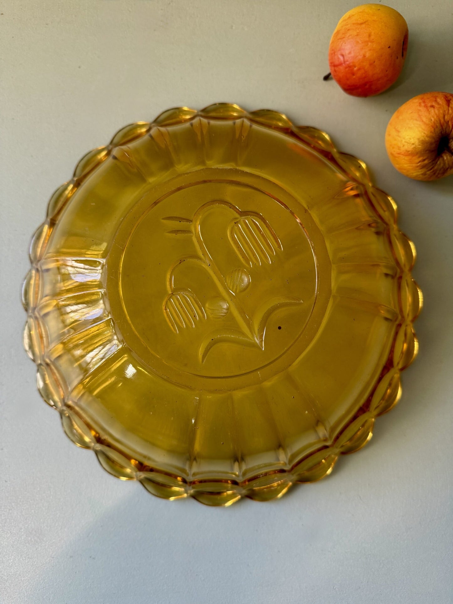 Saladier rétro en verre ambré ciselé