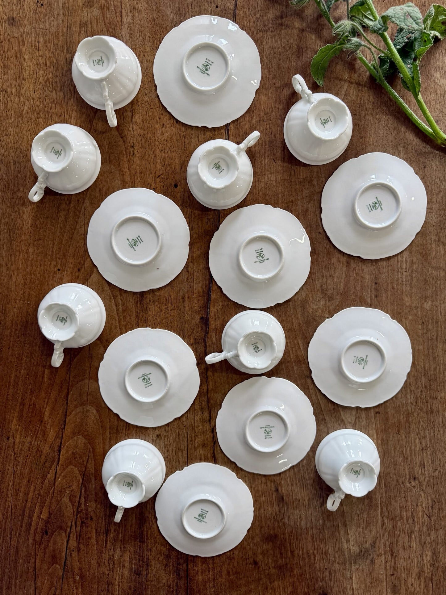 Tasses vintage avec coupelles en porcelaine