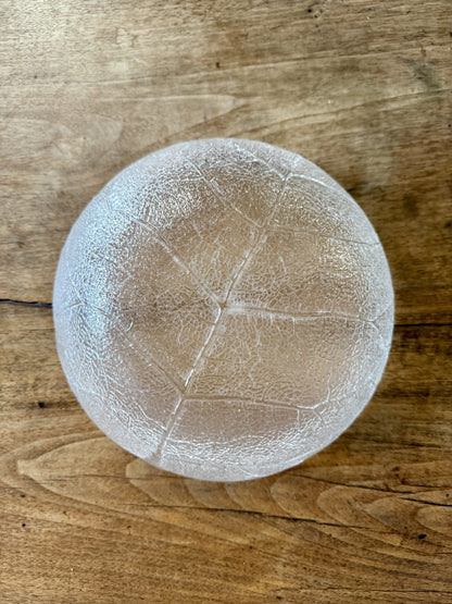 Saladier en verre en forme de feuille