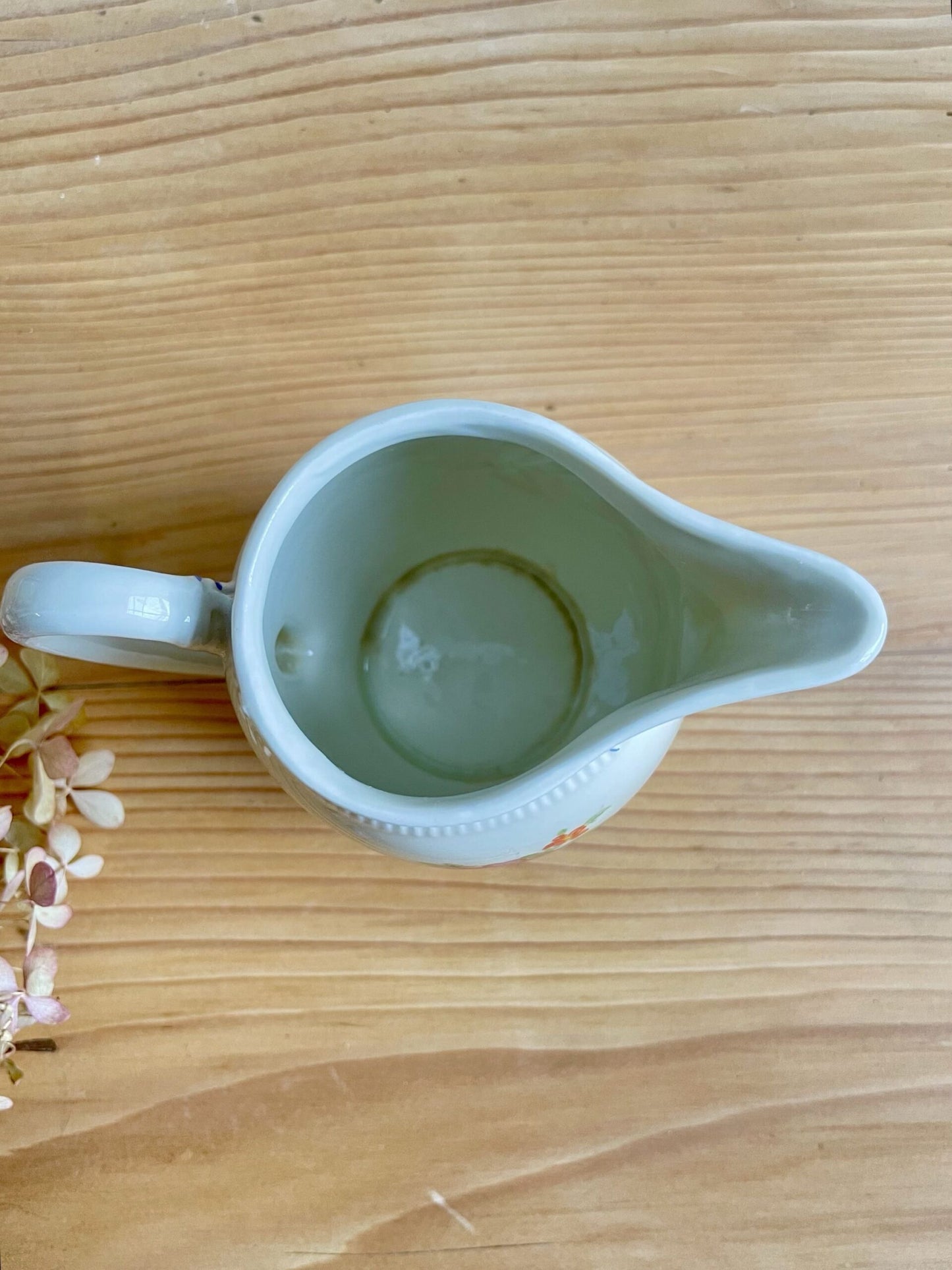 Théière et pot à lait - Motif fleuri vintage