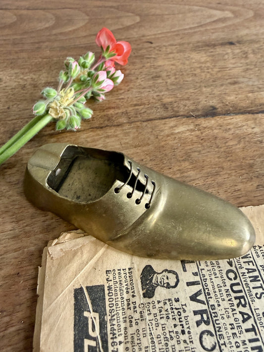 Cendrier en étain en forme de chaussure