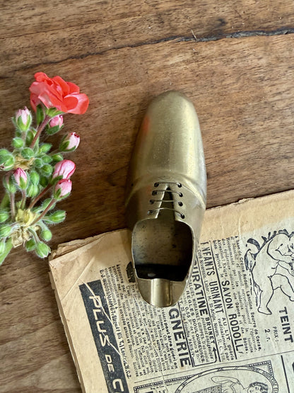 Cendrier en étain en forme de chaussure