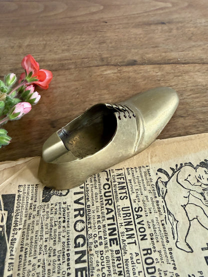 Cendrier en étain en forme de chaussure