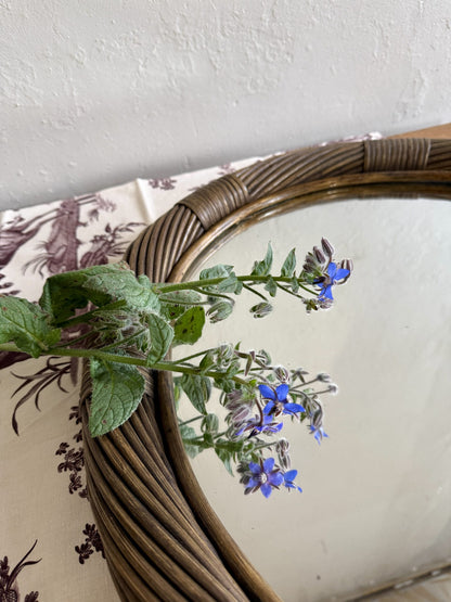 Miroir ovale en rotin foncé